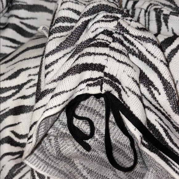 Bold Elements Womens Long Sleeve Animal Sweater Dress - Picture 8 of 8